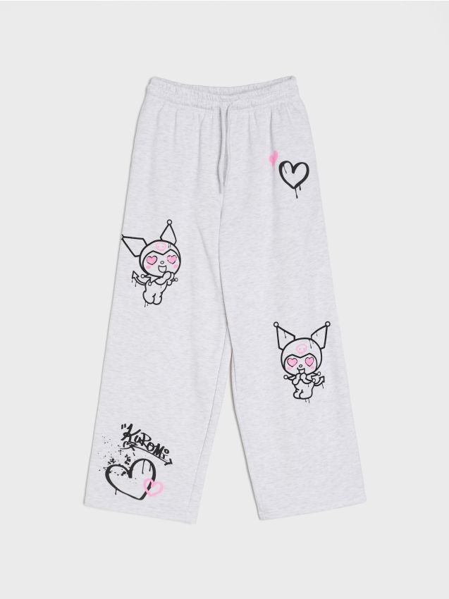 Sinsay - Pantaloni de trening cu crac larg Kuromi - gri deschis