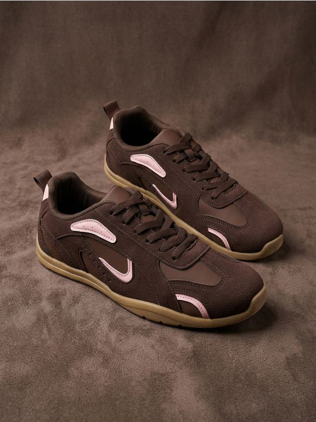 Sinsay - Adidași din imitație de velur cu talpă interioară din piele - maro-închis