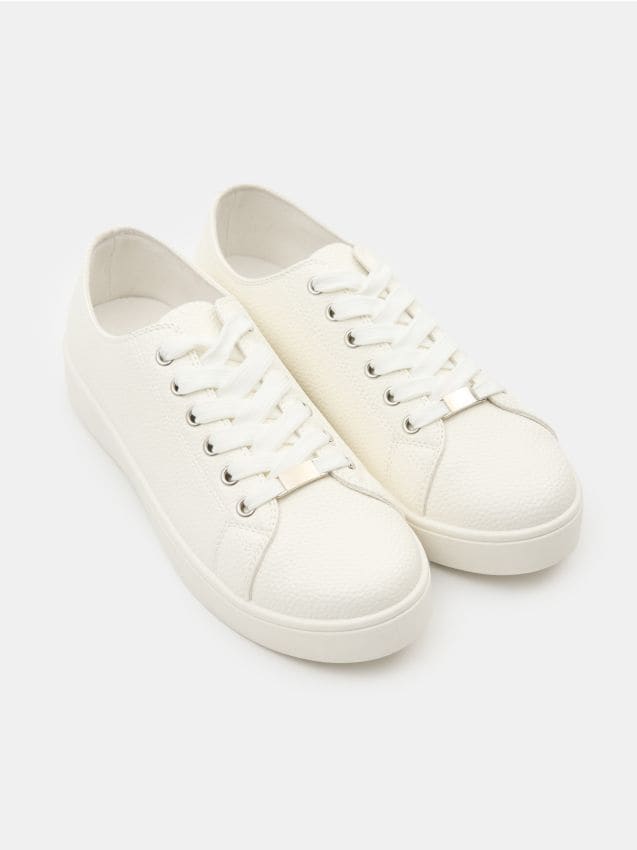 Sinsay - Sneakers din imitație de piele cu șireturi - alb