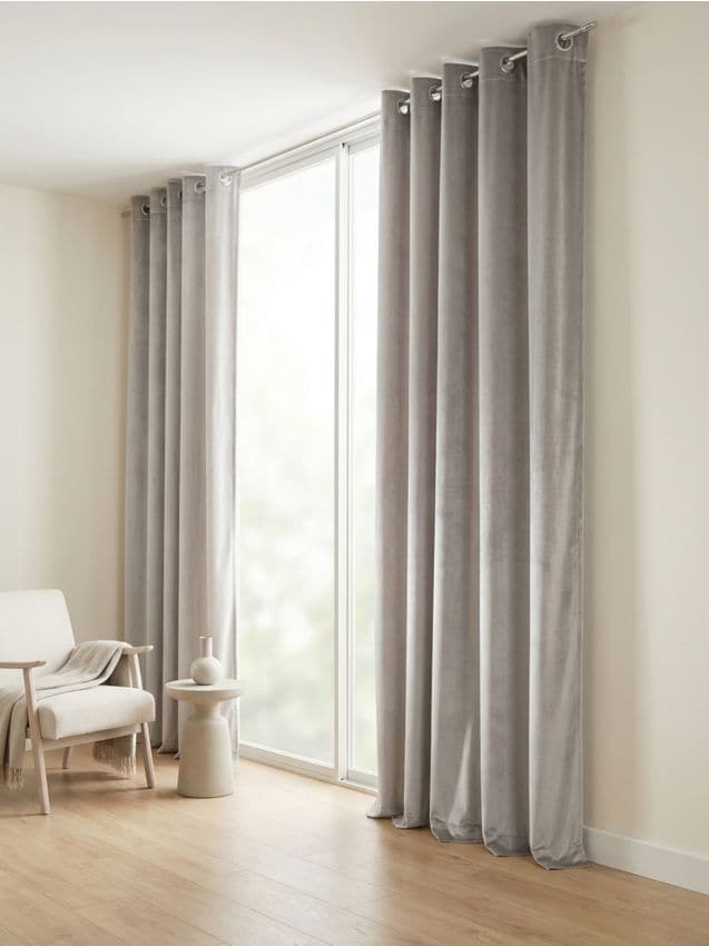 Sinsay - Draperie uni cu inele și finisaj velurat - gri deschis
