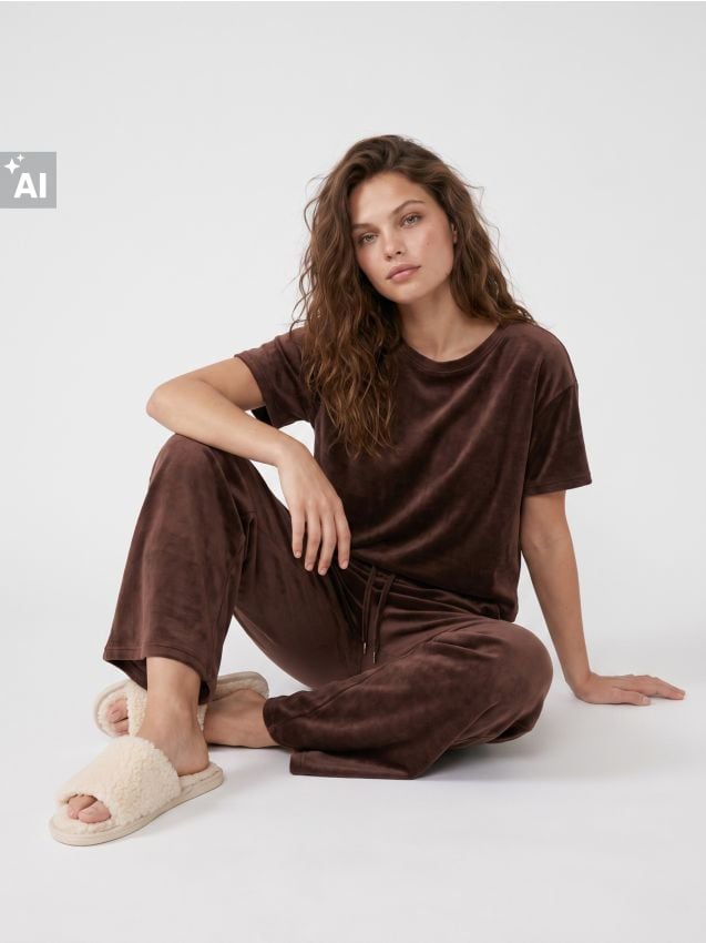 Sinsay - Papuci cu blană sintetică - nude