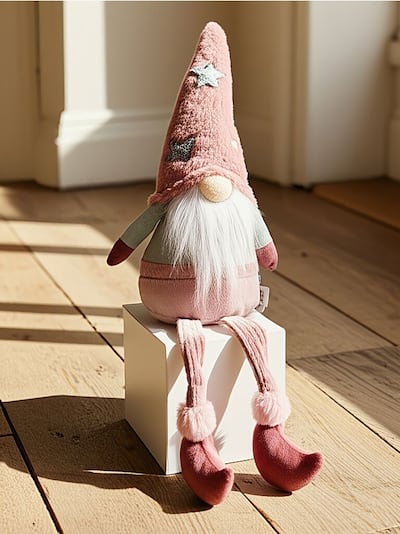 Vánoční stojící dekorace ve tvaru skřítka