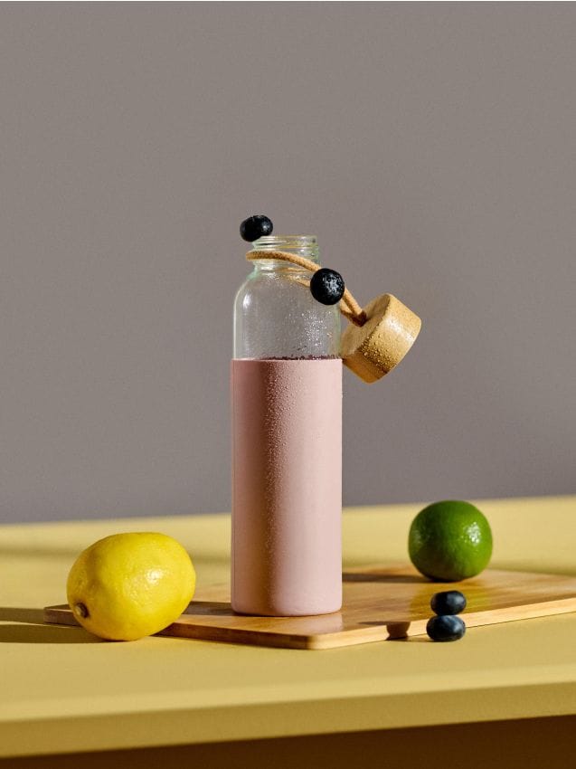 Sinsay - Sticlă din sticlă cu husa din silicon - nude