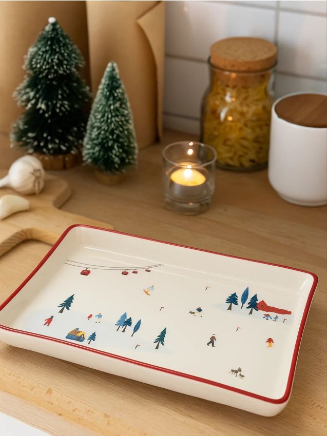 Sinsay - Zimný keramický tanier s lyžiarskym motívom - biela