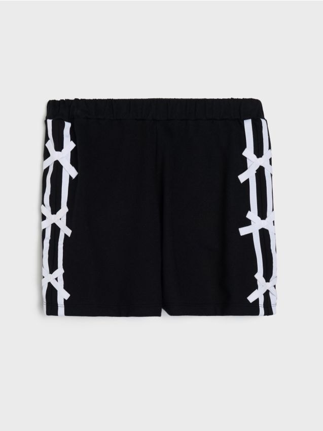 Sinsay - Pantaloni scurți din tricot terry cu funde decorative - negru