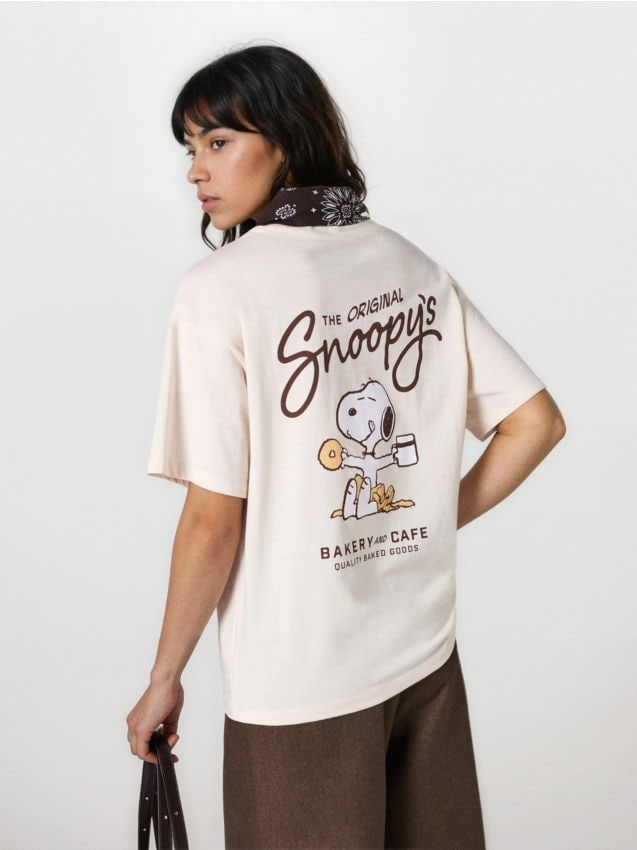 Sinsay - Bawełniana koszulka z nadrukiem na plecach Peanuts - kremowy