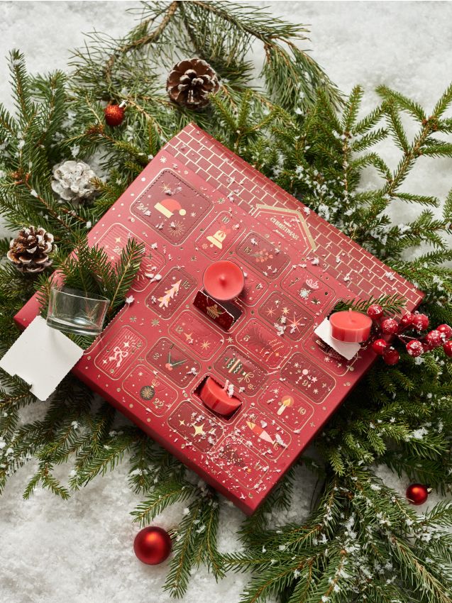 Sinsay - Adventný kalendár so sviečkami Orange & Clementine - červená