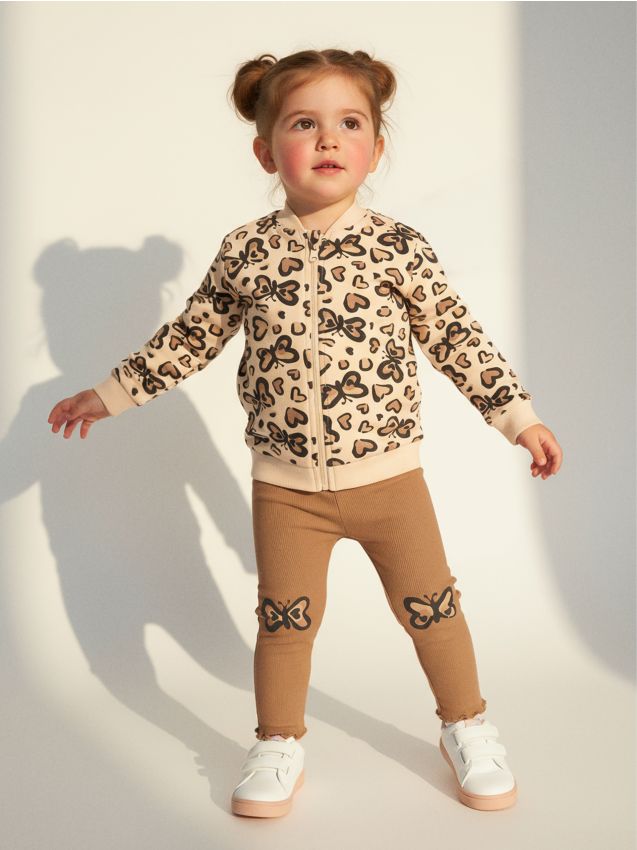 Sinsay - Bluză cu imprimeu cu fluturi și inimioare - crem