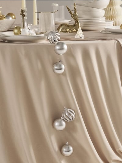 Balenie 10 vianočných ozdôb