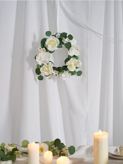 Dekorativer Blumenkranz