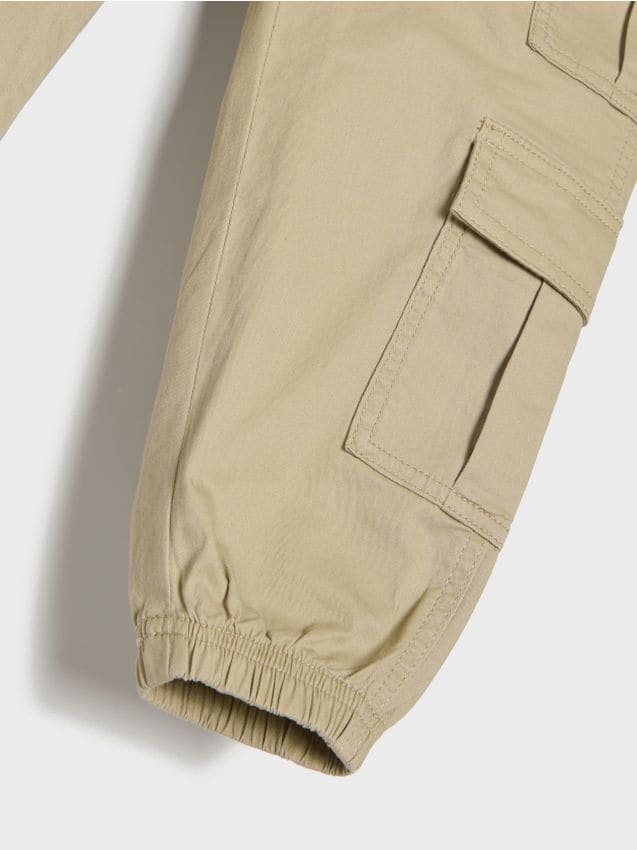 Pantaloni din stofă