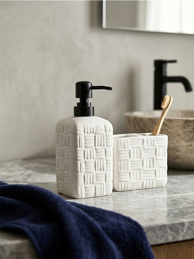 Sinsay - Dozator de săpun și pahar pentru periuțe de dinți din ceramică cu model în relief - crem