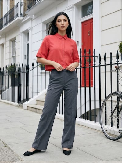 Елегантни панталони со линија