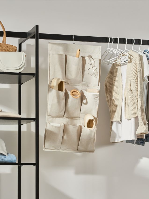 Sinsay - Organizator suspendat - crem