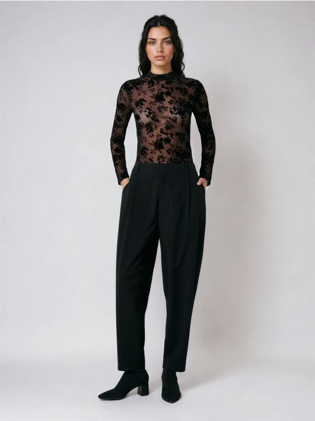 Sinsay - Spodnie materiałowe barrel z zakładkami - czarny