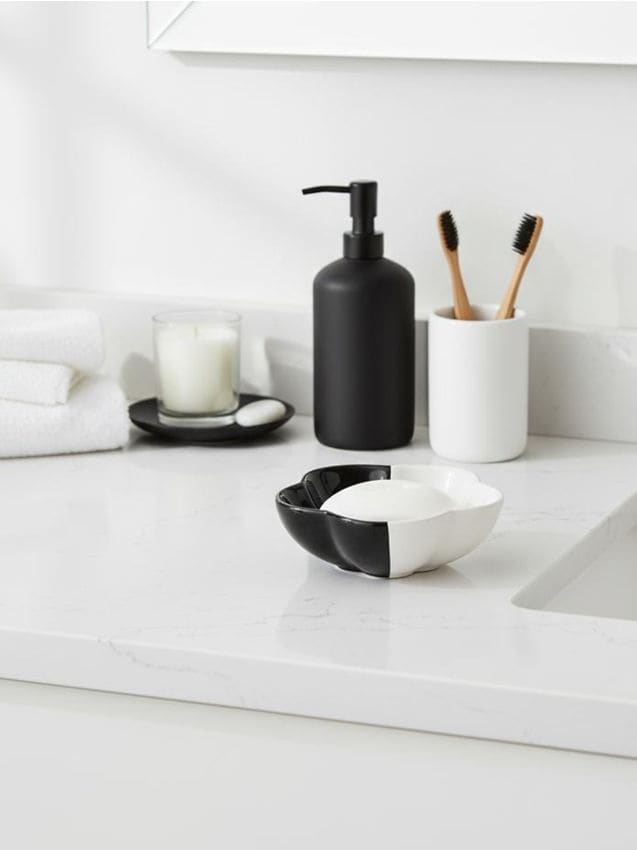 Sinsay - Savonieră ceramică în două culori, în formă de floare - negru