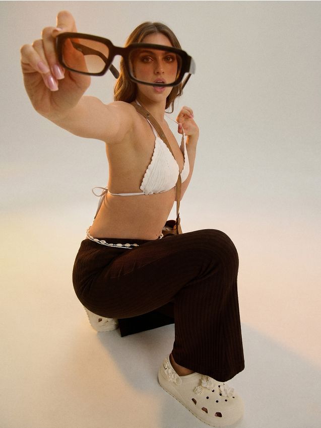 Sinsay - Saboti cu curea la călcâi și aplicații florale - crem