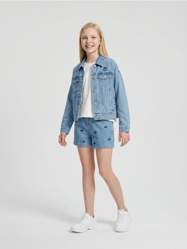 Sinsay - Pantaloni scurți din denim pull-on cu broderie Stitch - albastru