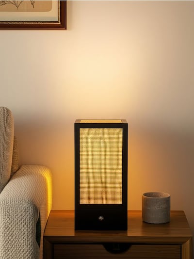 Lampka stołowa LED