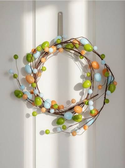 Velikonoční girlanda s vajíčky