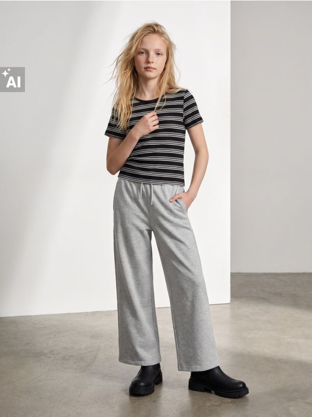 Sinsay - Pantaloni de trening cu crac larg - gri-neutru