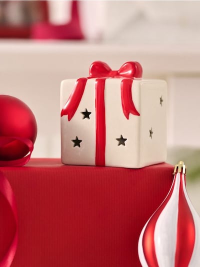 Božična dekoracija v obliki darila