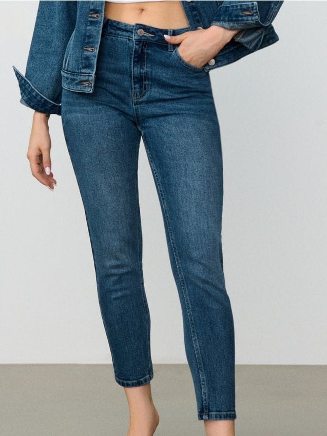 Sinsay - Spodnie jeansowe mom fit - niebieski