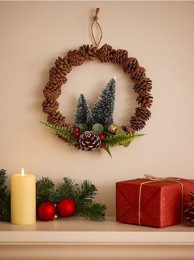 Kulatý vánoční věnec s 3D prvky