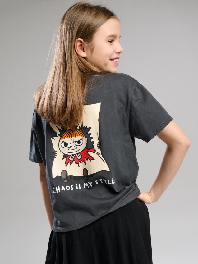 Sinsay - Tricou cu inscripţie pe spate The Moomin - negru-antracit