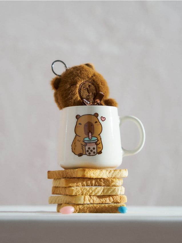 Sinsay - Set cu motiv capibara: cană și breloc plușat - multicolor