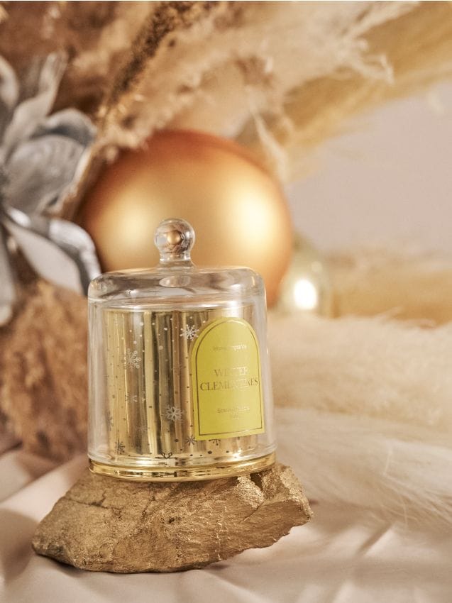 Sinsay - Vonná sviečka Winter Clementines - zlatá