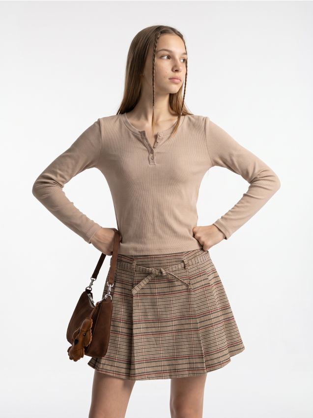 Sinsay - Tricou din bumbac cu mânecă lungă și decolteu Henley - cafeniu