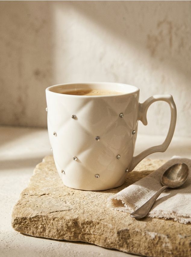 Sinsay - Cană ceramică cu cristale decorative - alb