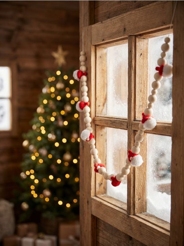 Sinsay - Ghirlandă decorativă de Crăciun cu motiv de spiriduși - multicolor