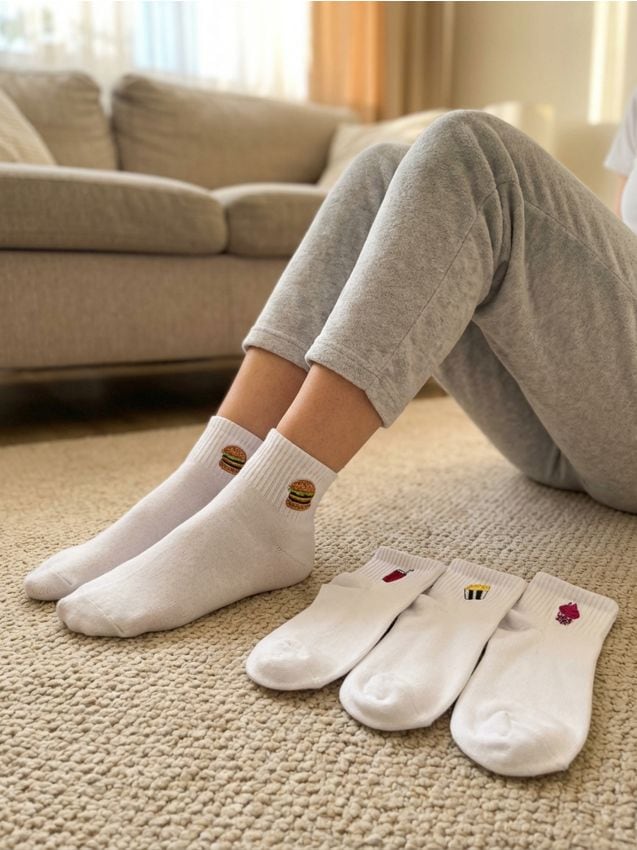 Sinsay - Set de 4 perechi de șosete - alb