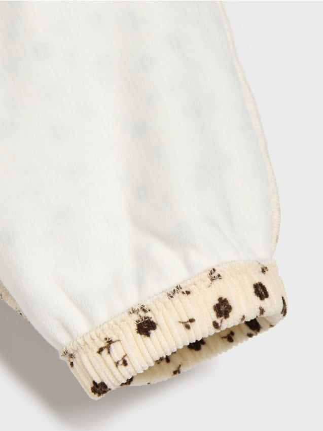 Sinsay - Pantaloni din bumbac cu imprimeu floral - nude