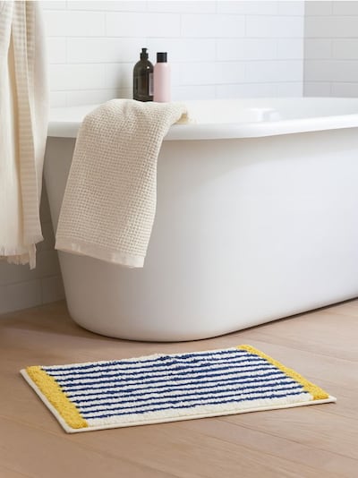 Prostirka za kupatilo na pruge