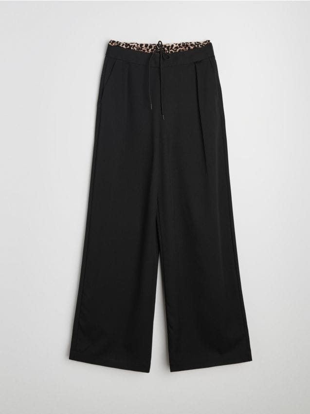 Sinsay - Pantaloni wide leg cu amestec de viscoză - negru