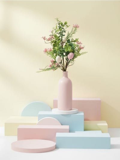 Великодня декоративна рослина у формі гілочки