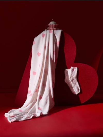 Komplekt: sokid ja tekk südamekestega