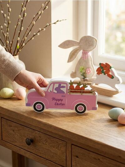Великденска стояща декорация във форма на камионче със зайче и моркови