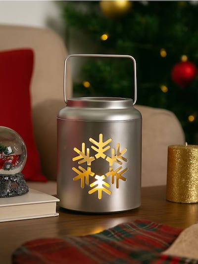 Vánoční železný svícen s motivem sněhové vločky