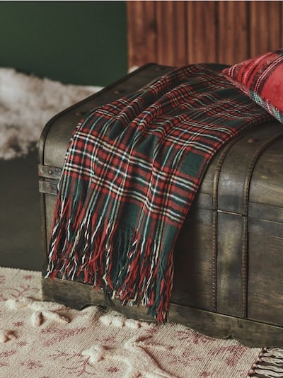 Kostkovaná deka s třásněmi