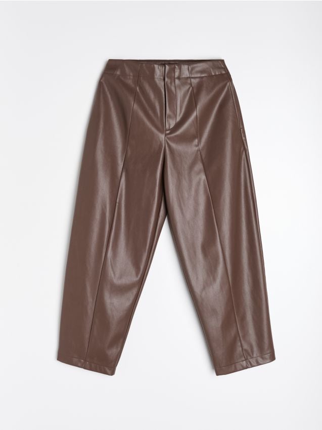 Sinsay - Pantaloni barrel leg din imitație de piele - maro-închis