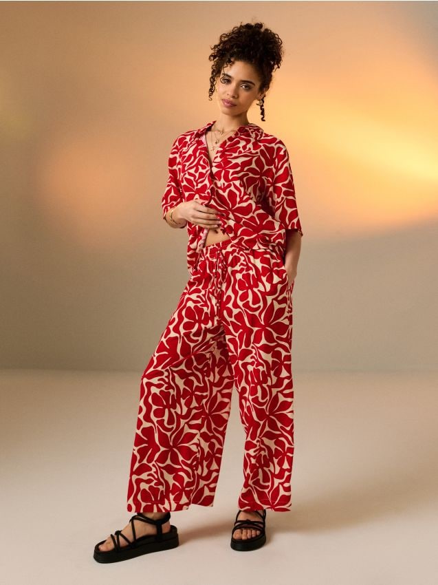 Sinsay - Pantaloni cu picior larg din viscoză - roșu