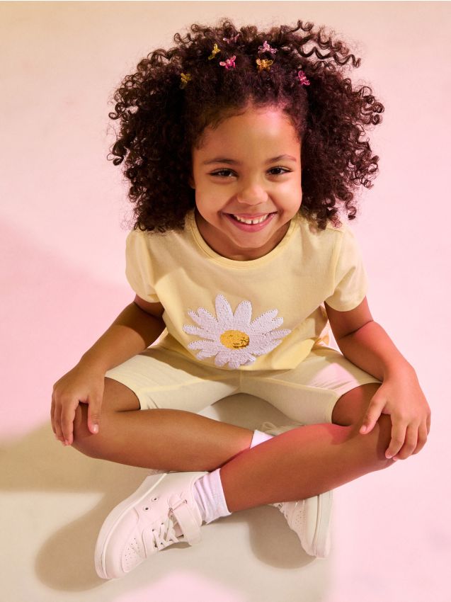 Sinsay - Tricou din bumbac cu aplicație din paiete - galben-deschis