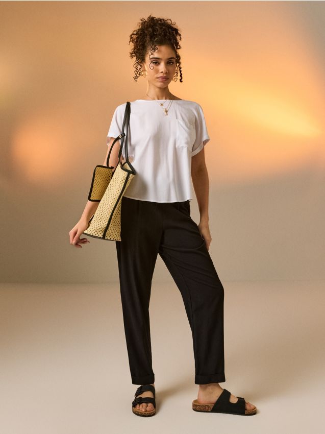 Sinsay - Pantaloni drepti din viscoză - negru