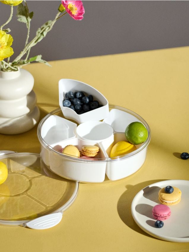 Sinsay - Recipient rotund pentru gustări cu compartimente și capac - alb