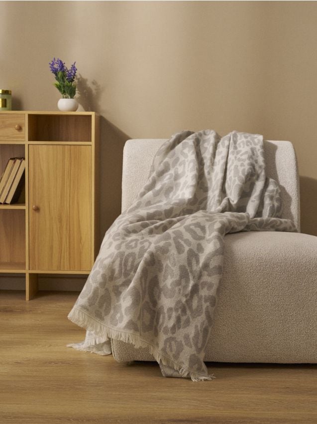 Sinsay - Pătură cu model și franjuri - gri deschis