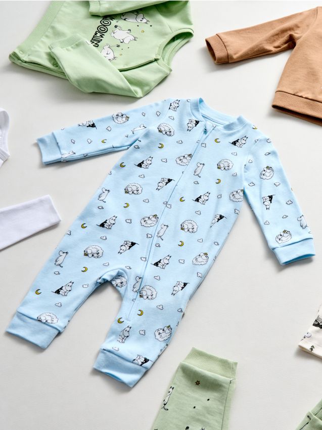 Sinsay - Salopetă de dormit din bumbac cu fermoar The Moomins - albastru-pal